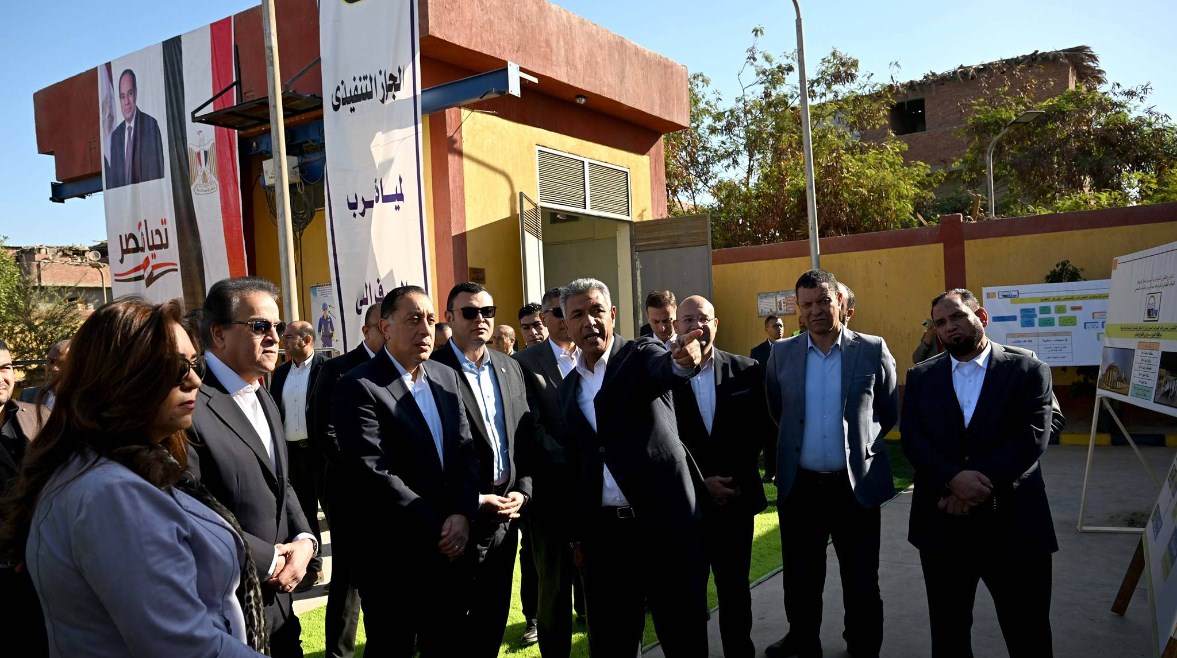 رئيس الوزراء مصطفى مدبولي خلال جولة 