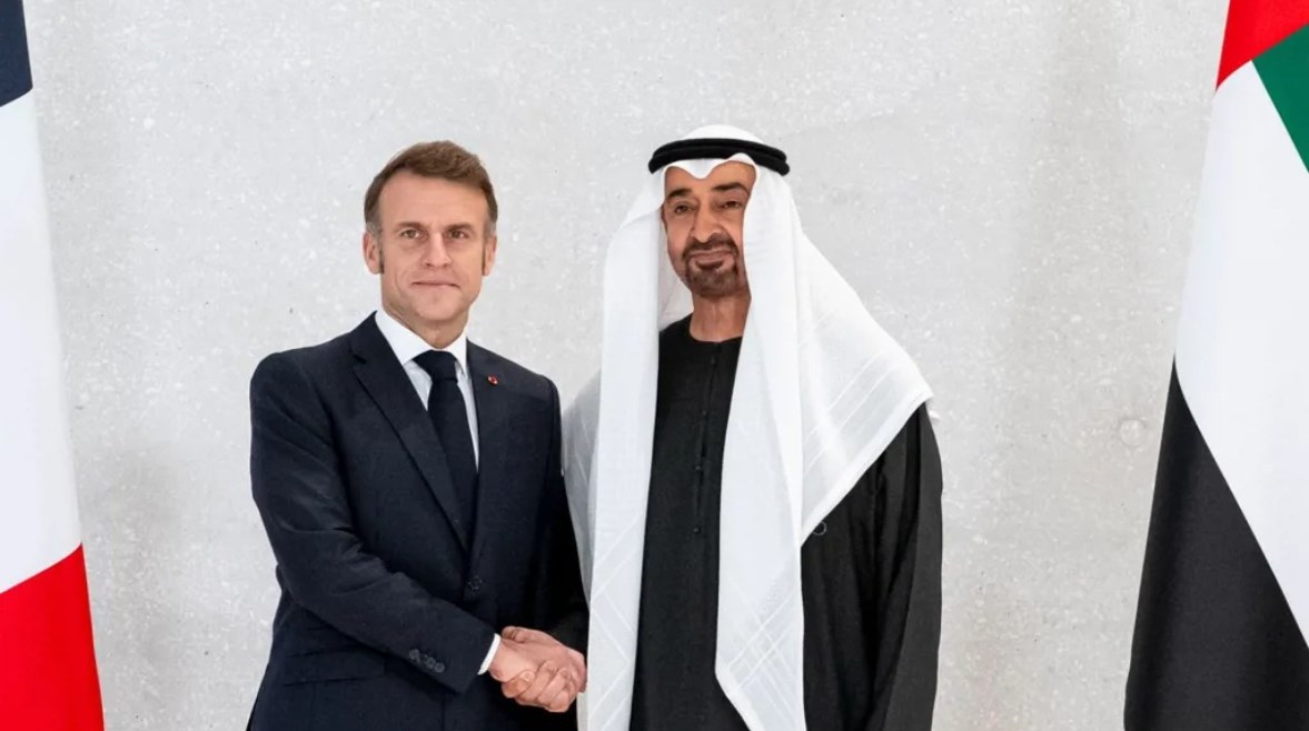 رئيس الإمارات يستقبل الرئيس الفرنسي