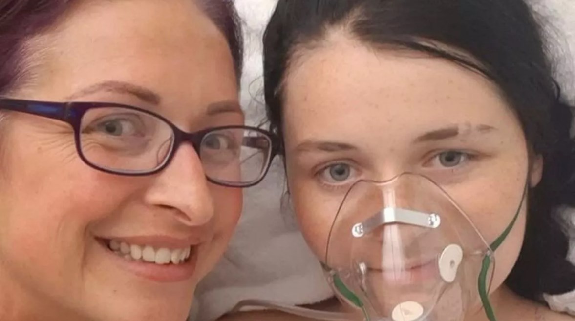 كاتي جو بارتليت ووالدتها 