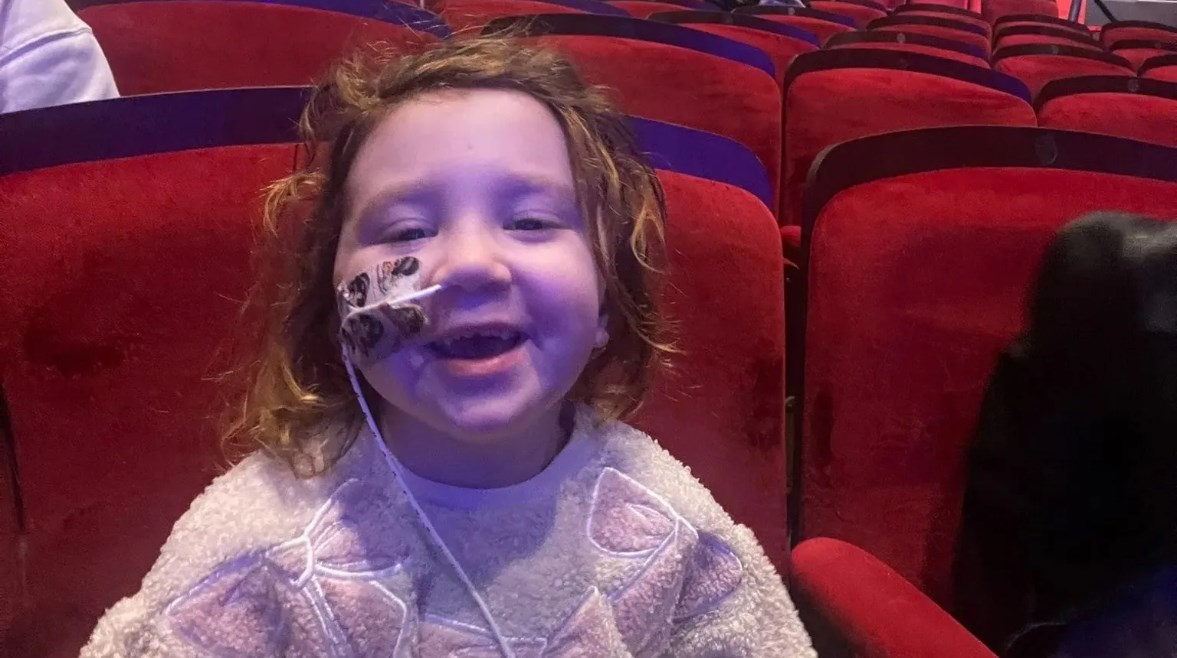 الطفلة إندى