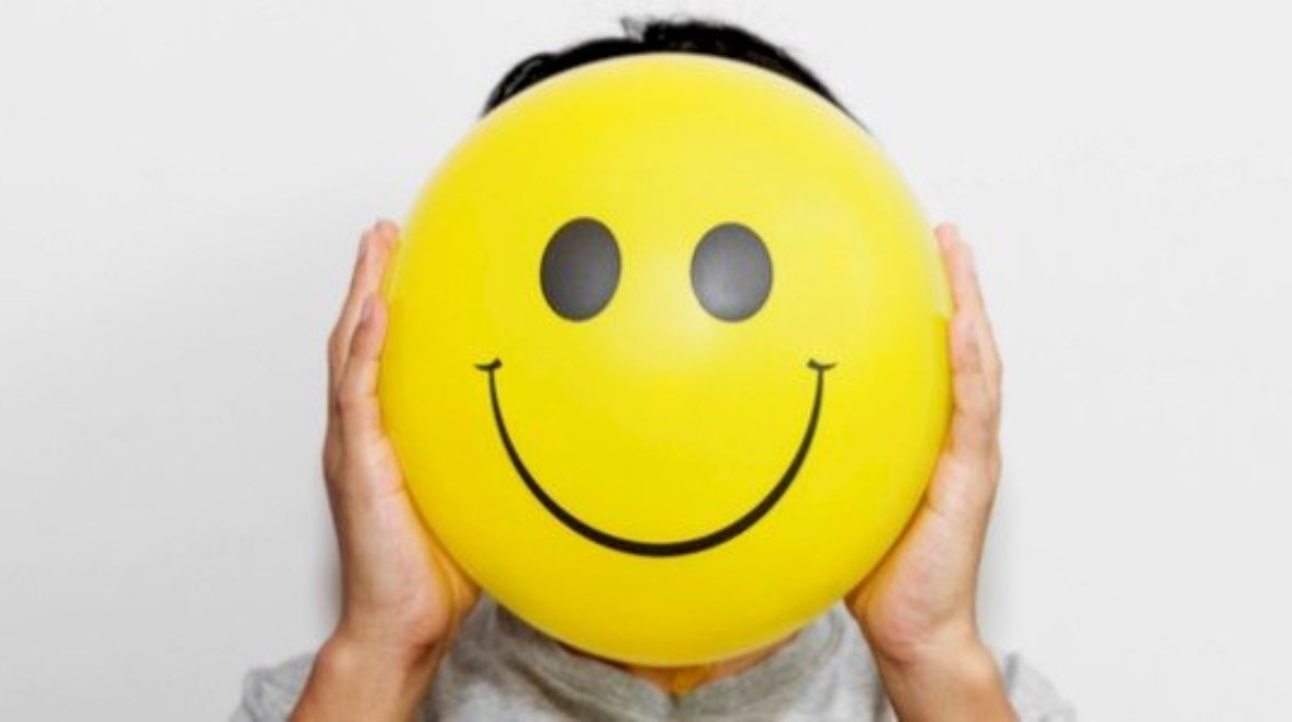 إذاعة مدرسية عن الابتسامة كاملة وجاهزة 2025