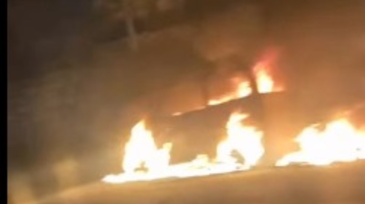 جانب من الحريق 