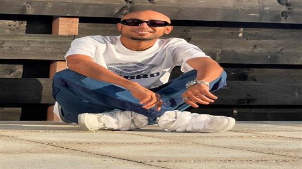 مطرب المهرجانات الراحل أحمد دقدق