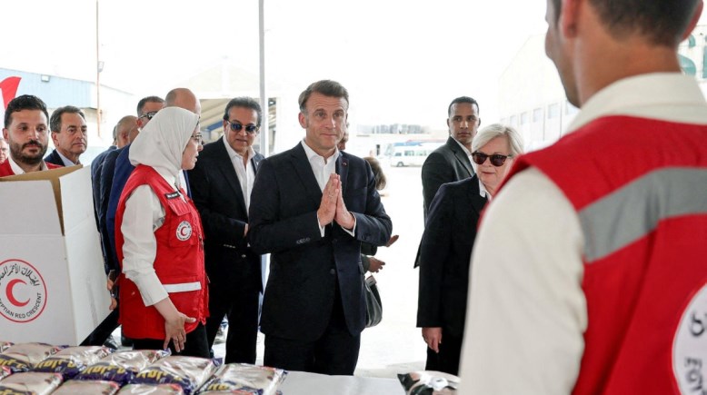 الهلال الأحمر المصري وزيارة الرئيس الفرنسي إيمانويل ماكرون