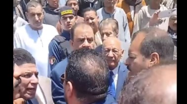 مشاجرة نائب محافظ سوهاج وسكرتير المحافظة أثناء افتتاح أحد المساجد بالكوامل 