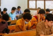 طلاب الثانوية العامة أثناء الامتحان