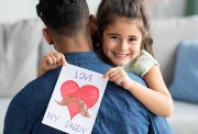  متى عيد الأب 2025
