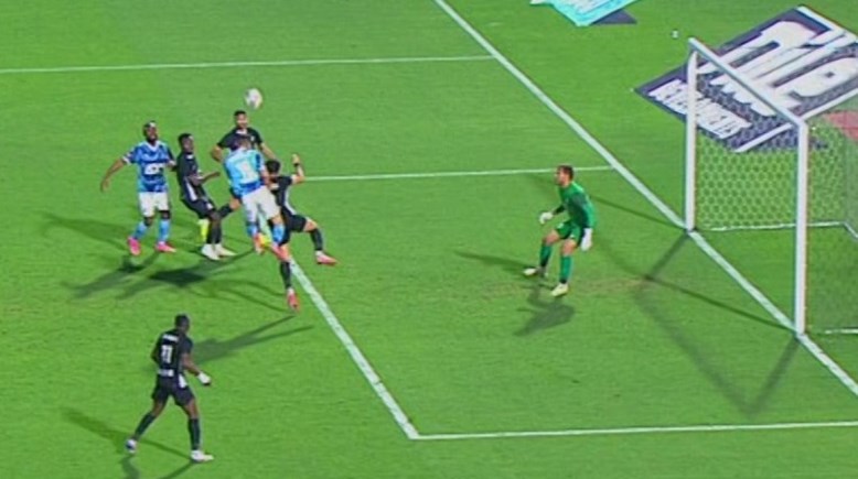 البنك يهزم بيراميدز 4/2