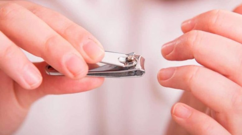 قص الأظافر في العشر من ذي الحجة