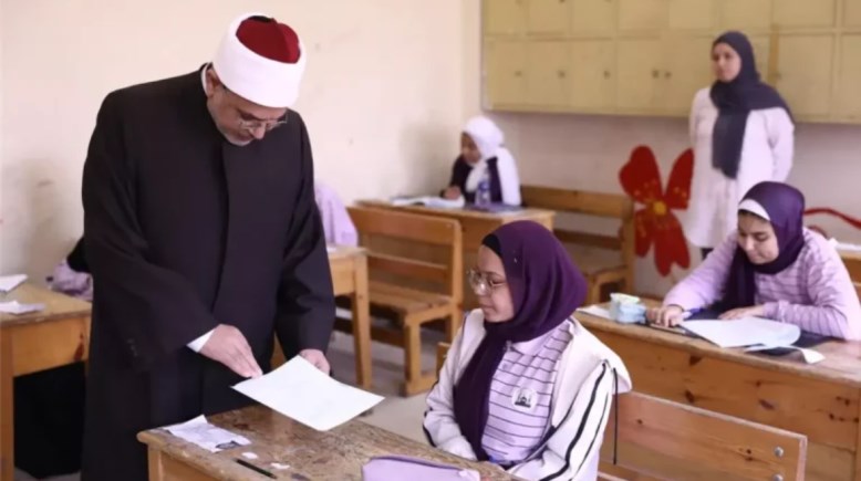 طلاب الصف الثاني الإعدادي الأزهري 