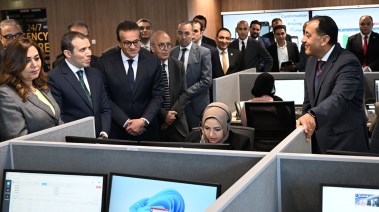 جولة رئيس الوزراء بمركز بلاغات هيئة الإسعاف
