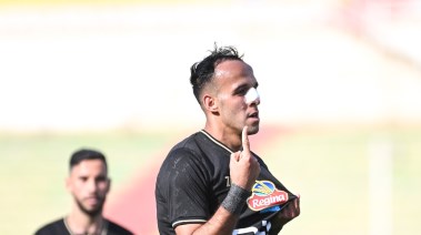 ناصى منسى يواصل التحليق فى الدورى المحلى 