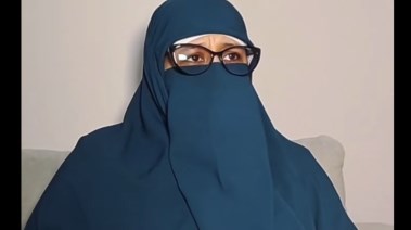 السيدة هبة عبدالله تستغيث بسبب حرمانها من طفليها