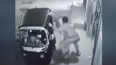 لحظة اختطاف فتاة 