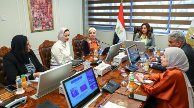 وزيرة التنمية المحلية منال عوض ورئيس مجلس أمناء مؤسسة “حياة كريمة”