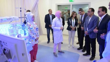رئيس الوزراء ووزير الصحة 