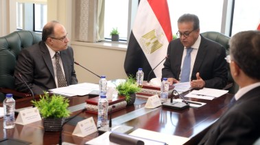 وزير الصحة يناقش الموارد المالية لصندوق مواجهة الطوارئ الطبية