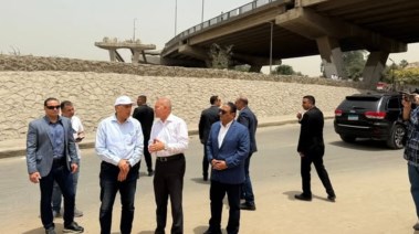 رئيس الوزراء يتابع سير الأعمال في محيط منطقة السيدة عائشة