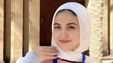 الطالبة سارة حسن