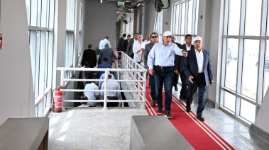 رئيس الوزراء ووزير النقل