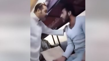 مقطع من فيديو الشاب المصري وكفيله السعودي