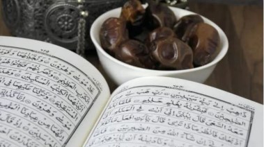 صيام أيام متفرقة من العشر الأوائل من ذي الحجة
