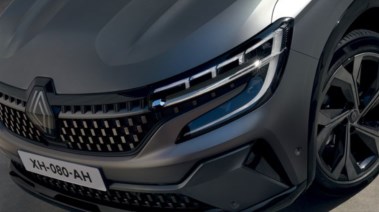 سيارة رينو أوسترال 2025