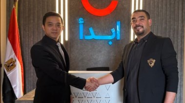 المحاسب أحمد رجب الشافعي مع الوفد الصيني