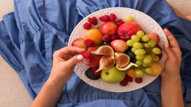أطعمة ومشروبات تخفف من حدة الحرارة-تعبيرية