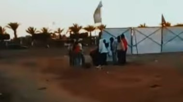 مقطع من فيديو اعتداء الطالبات على زميلتهن في العاشر من رمضان