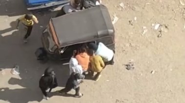 "توك توك" يشتبه في بيعه للمواد المخدرة بالهرم