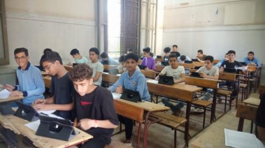 طلاب أثناء الامتحان - أرشيفية