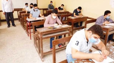 طلاب أثناء الامتحان - أرشيفية