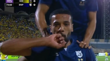 احتفال أحمد كالوشا لاعب إنبي