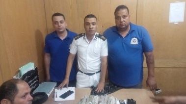 مسعفان ببورسعيد يسلمان 110 ألف جنيه عُثر عليها داخل سيارة حادث مروع على محور 30 يونيو