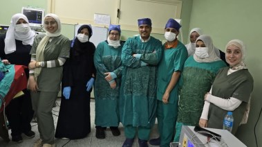 الفريق الطبي بمستشفى بنها للتأمين الصحي