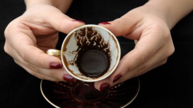 قراءة الفنجان- تعبيرية