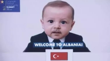 صورة رجب طيب أردوغان المعدلة بالذكاء الاصطناعي في القمة الأوربية