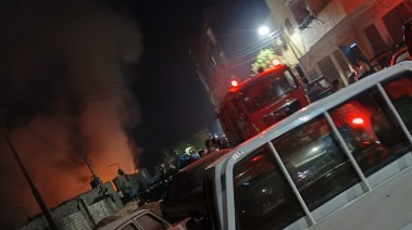 حريق هائل يلتهم مخزن كراتين في الأقصر 