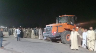 جانب من عمليات البحث عن مفقودين بترعة الفارسية