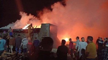 جانب من الحريق 
