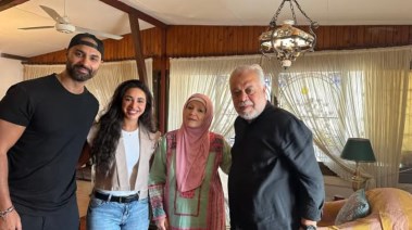 آية سماحة برفقة مشيرة إسماعيل وأشرف زكي وكريم فهمي