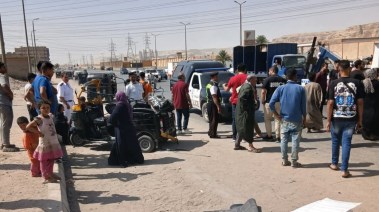تصادم سيارة ملاكي وتوكتوك أمام بنزينة وطنية بحلوان