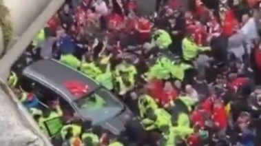 حادث اصطدام سيارة بحشد في ليفربول