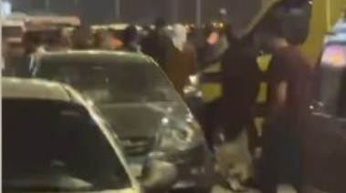 حادث تصادم يشل الحركة المرورية بطريق الواحات