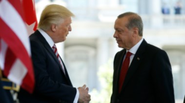 الرئيس الأمريكي دونالد ترامب ونظيره التركي رجب طيب أردوغان