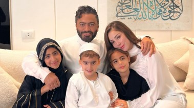 تامر حسني مع بسمة بوسيل وأبنائهم