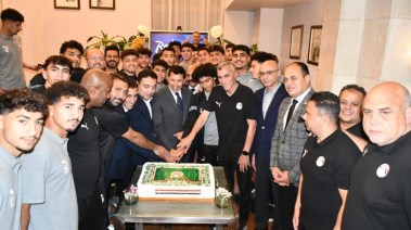 وزير الشباب والرياضة رفقة المنتخب