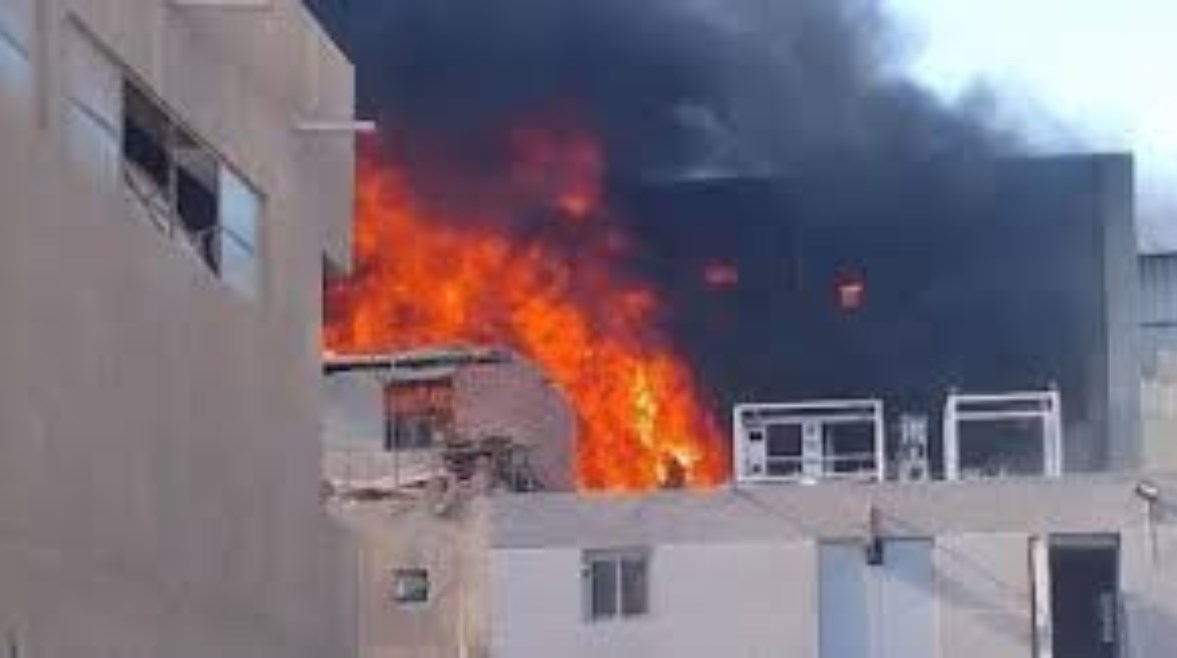 حريق معمل حريق معمل