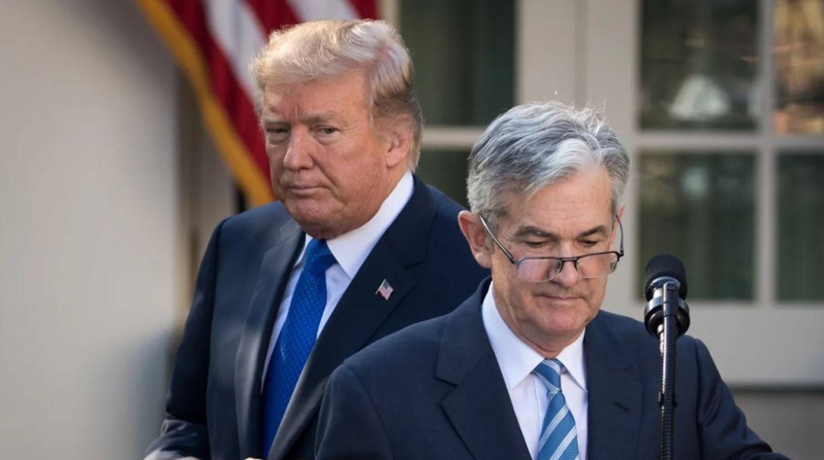 الرئيس الأمريكي دونالد ترامب وجيروم باول رئيس الفيدرالي الرئيس الأمريكي دونالد ترامب وجيروم باول رئيس الفيدرالي